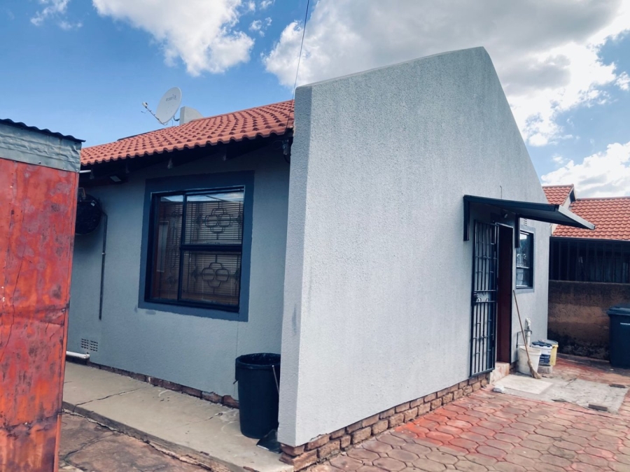 2 Bedroom Property for Sale in Mabopane Unit X North West